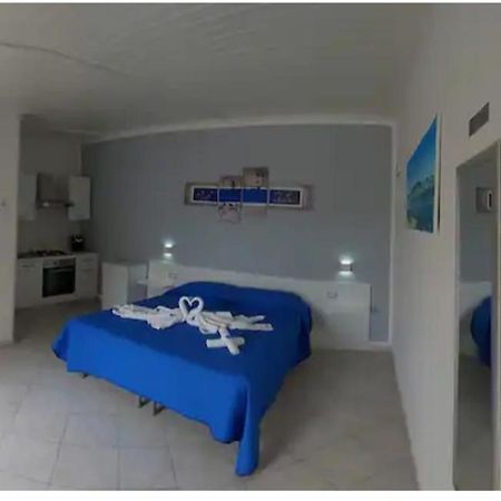 Briciola'S Rooms Порто Чезарео Екстериор снимка