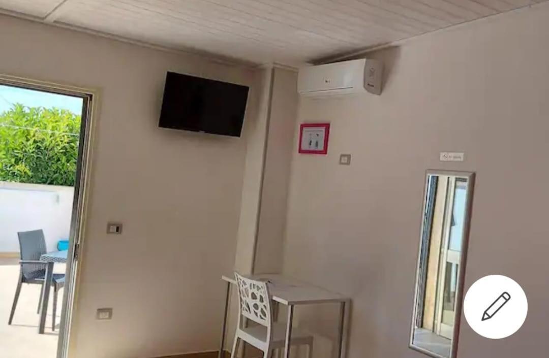 Briciola'S Rooms Порто Чезарео Екстериор снимка